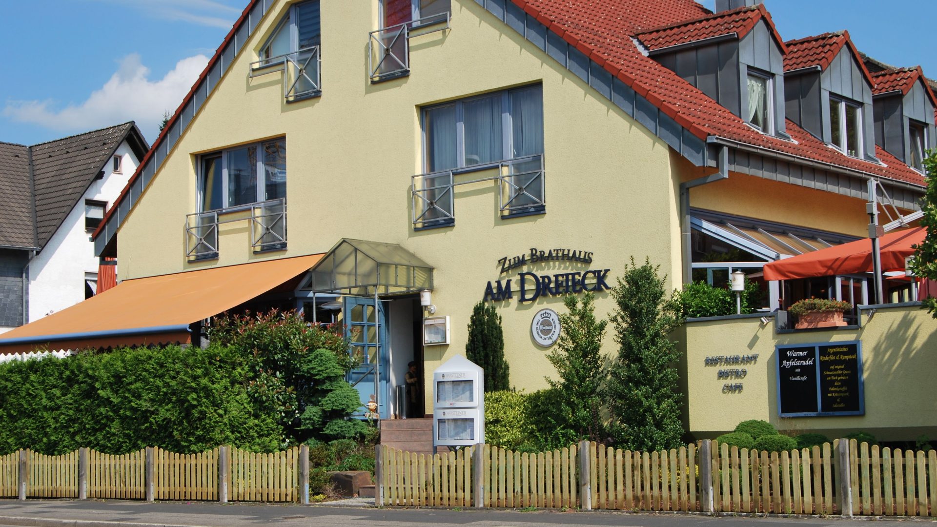 Außenansicht Restaurant Zum Brathaus in Langenfeld