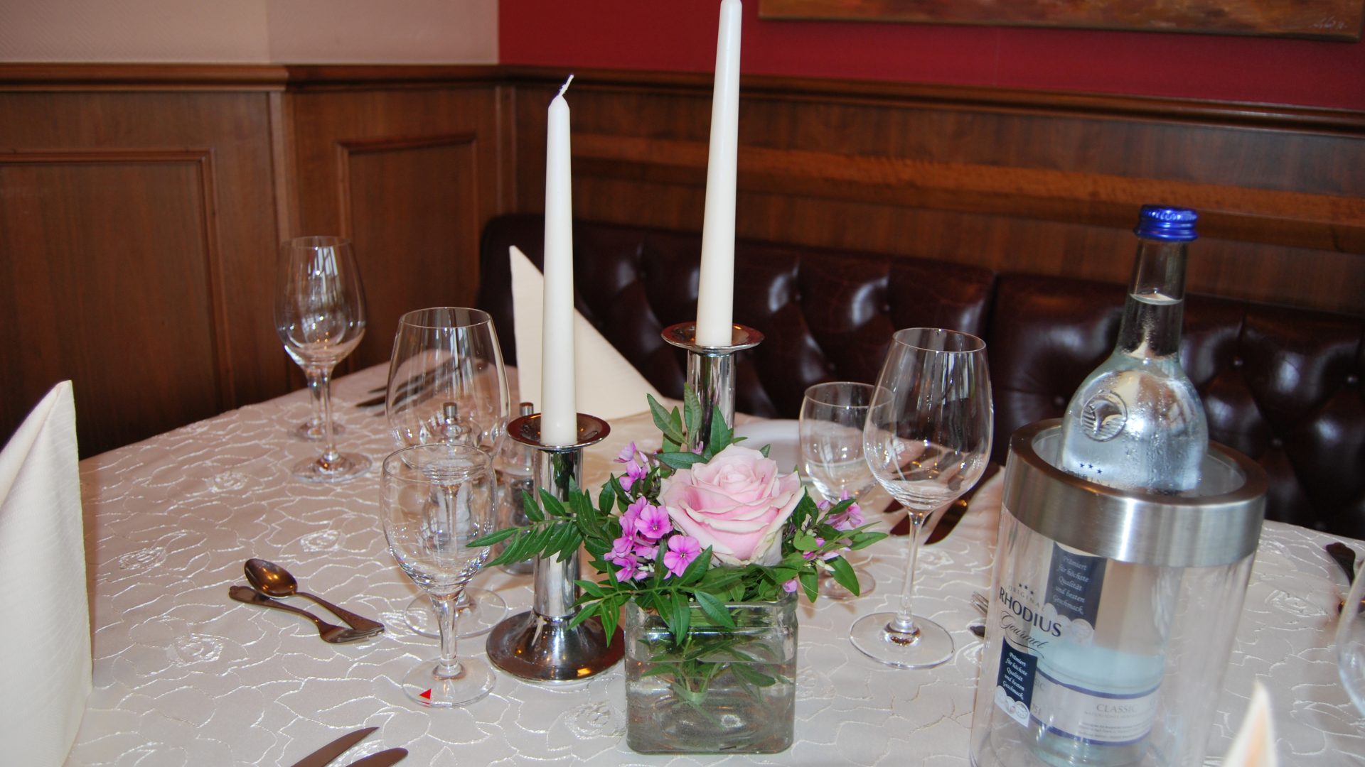Liebevoll gedeckter Tisch im Zum Brathaus